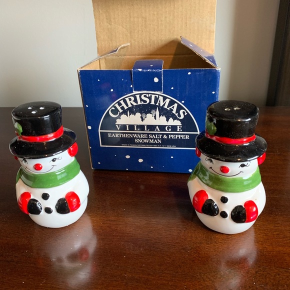 Vintage snowmen salt and pepper shakers. - Picture 3 of 4